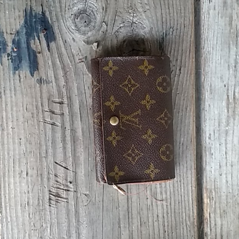 LV wallets